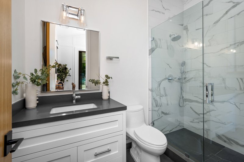 Baño luminoso Casa Velaris